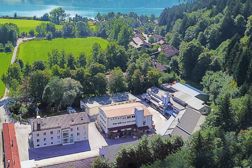 Eine Luftaufnahme des Geländes von WB Coatings am Schliersee.